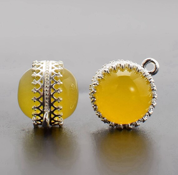 Yellow Agate Double-sided Crown Bezel Pendant, 12mm, Silver