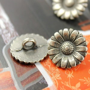 10 Small Daisy Nickel Silver Metal Buttons, 0.59 inch image 5