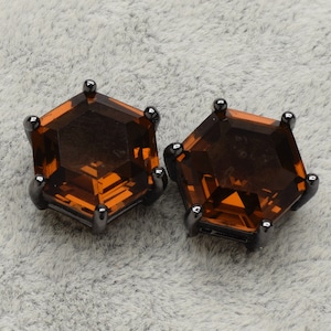 2 Hexagonal Smoky Quartz Crystal Glass Pendant / Connector, 18mm, Black Color Plated over Brass Prong Setting. [A2190104]