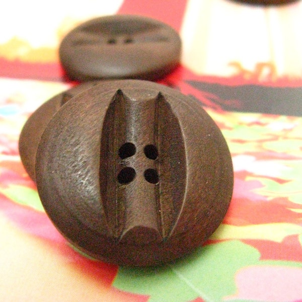 Boutons en bois - Antique sculpture Center Brown bois boutons, 0,91 pouce (10 dans un ensemble)