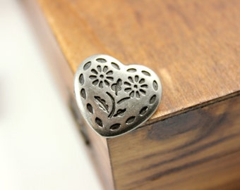 Metal Buttons - Flowers in Heart Metal Buttons , Gray Silver Color , Shank , 0.59 inch , 10 pcs