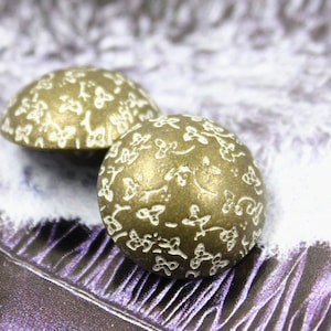 Metal Buttons - Clover Field Metal Buttons , Brass Patina Color , Domed , Shank , 0.71 inch , 6 pcs