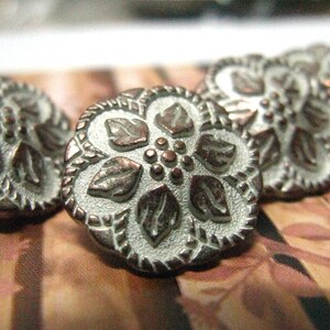 Metal Buttons - Peperomia Leafs Metal Buttons , Copper White Color , Shank , 0.67 inch , 10 pcs