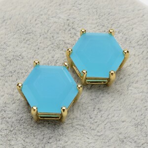2 Hexagonal Blue Turquoise Crystal Glass Pendant / Connector, 18mm, Gold Plated over Brass Prong Setting. [A0020070]