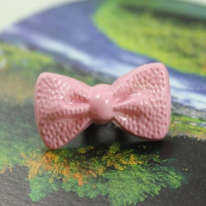 Bowknot Buttons - Lovely Pink Color Bowknot Plastic Shank Buttons. 0.79 inch.