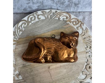 Molde de cobre vintage con forma de gato para decoración de pared, de The Cook's Bazaar, hecho en Corea.