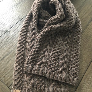 Hand knitted men’s scarf, cable knit brown wool scarf, luxurious Peruvian wool scarf for men, men’s scarf