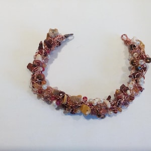 Copper wire crochet bracelet, bead chips and pearls, wire bracelet, copper wire bronze gemstone chips