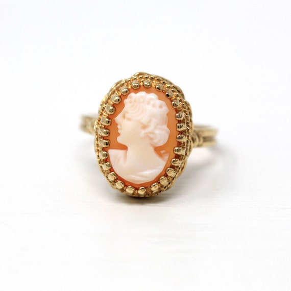 Vintage Cameo Ring - Retro 10k Yellow Gold Carved 