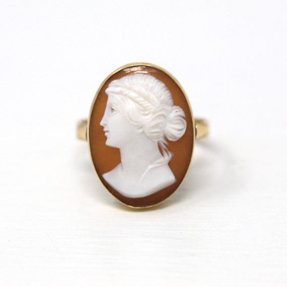 Vintage Cameo Ring - Retro 10k Yellow Gold Oval C… - image 1