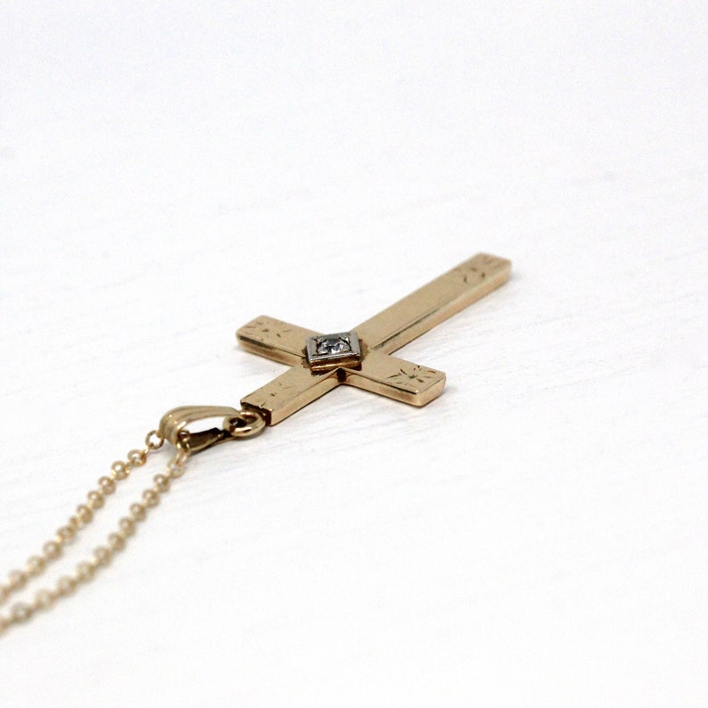1940s Era Statement Religious Faith Flower 40s Fine Jewelry Vintage Cross Necklace Retro 10k Yellow /& White Gold Genuine Diamond Pendant