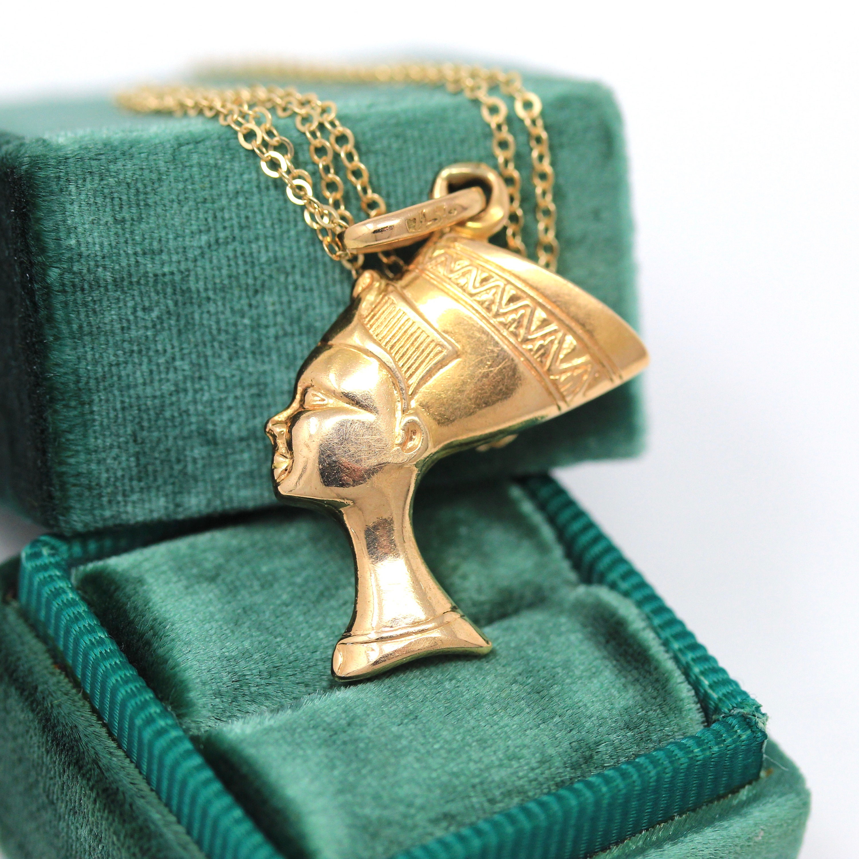 Charm 14k Yellow Gold EGYPTIAN QUEEN NEFERTITI Pendant Made in USA Charm 14k Yellow Gold EGYPTIAN QUEEN NEFERTITI Pendant Made in USA