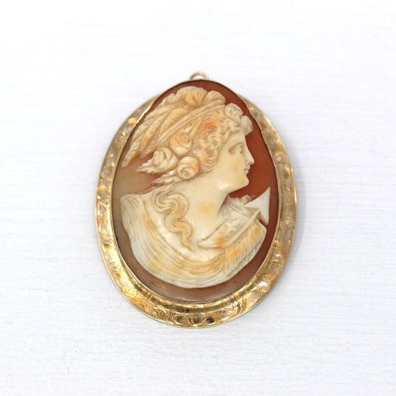 Broche Ancienne Vintage AMCO - Camée En Coquillage Sur Fond Plaqué Or 10 Carats