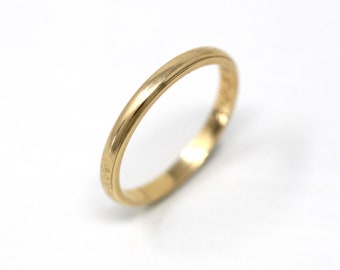 Dated 1943 Band - Vintage Retro 14k Yellow Gold Engraved Polished Ring - Circa 1940s Era Size 6.25 Wedding Unisex Fine 2 mm 40s Jewelry