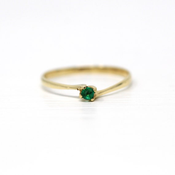 Genuine Emerald Ring - Estate 14k Yellow Gold Roun