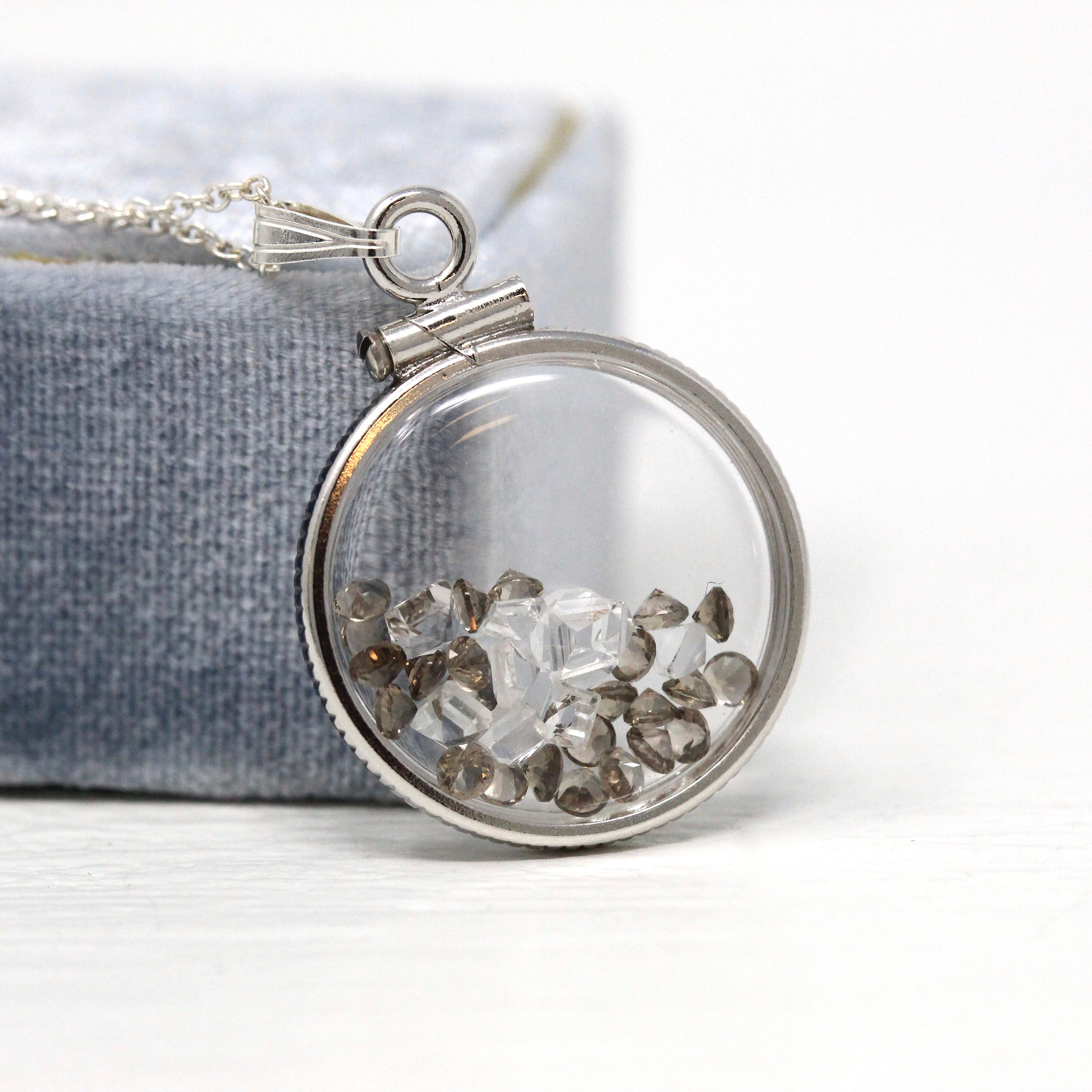 925 Sterling Silver Polished Prong set Open back White Topaz and Green Quartz Circle Pendant 925 Sterling Silver Polished Prong set Open back White Topaz and Green Quartz Circle Pendant