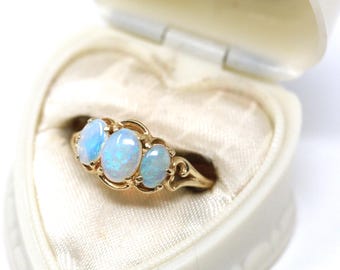 Vintage opaalring - landgoed 14k geelgouden cabochon geslepen natuurlijke drie edelstenen - moderne tijd circa jaren 1990 maat 8 1/2 oktober fijne jaren 90 sieraden