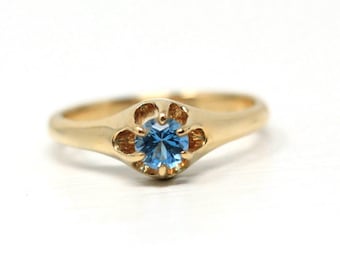 Anillo de topacio azul - Oro amarillo vintage de 14k con gema redonda facetada - Estilo retro de los años 40, talla 5, unisex, joyería Belcher Fine con piedra natal de diciembre
