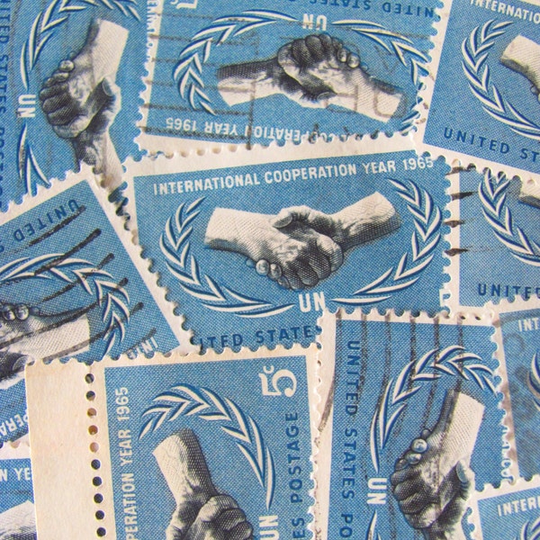 Hand Shake 30 Vintage US Postage Stamps United Nations International Cooperation 5c World Peace Blue Shaking Hands Laurel Scrapbooking Hand