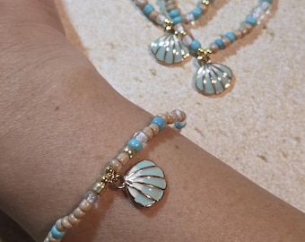 Seashell Charm Beaded Bracelet: Coastal Beach Jewelry