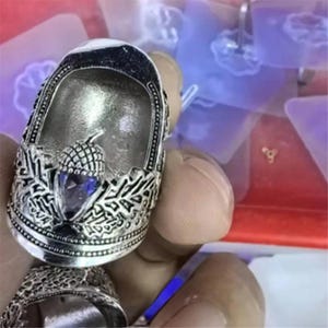 Metal Acorn Thimble: Retro Adjustable Finger Protector for Sewing, Quilting, Embroidery
