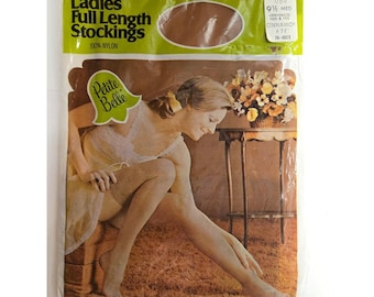 Medias vintage para mujer NOS. Woolworth Petite Belle color canela.