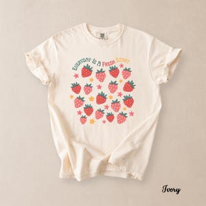 Camiseta &quot;Everyday Is A Fresh Start&quot; de Comfort Colors, camiseta &quot;Welcome Back&quot;, camiseta &quot;Make Difference&quot;, camiseta de fresa para profesor, camiseta de frutas, ropa para profesor de bayas