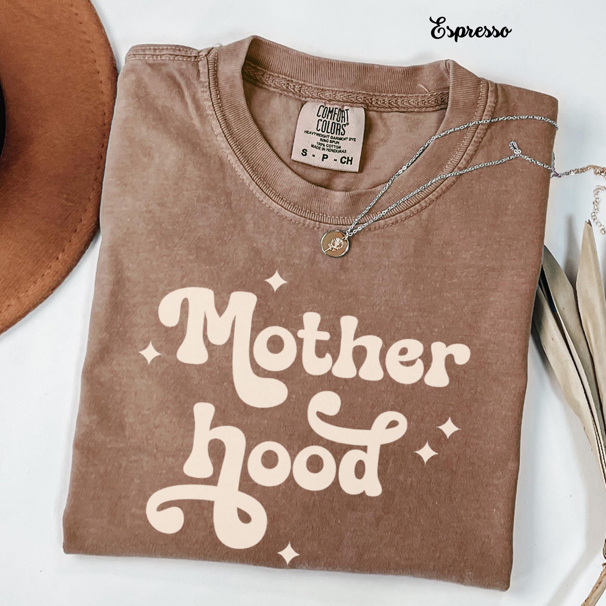 コンフォートカラーのレトロなマザーフッドシャツ、新米ママTシャツ