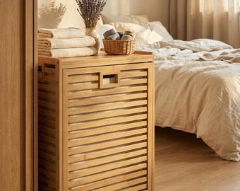 Uitschuifbare wasmand met plank, verborgen bamboekastje, moderne badkameropbergruimte, spa-decoratie