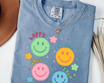 Camiseta Comfort Colors® "Happy To See Your Face", camiseta de regreso a clases para maestros, camiseta "Vida docente", regalos para nuevos maestros, camisetas para maestros