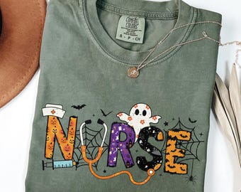 Comfort Colors® ハロウィンナースシャツ、かわいいナースギフト、看護学校シャツ、看護師へのギフト、看護シャツ、ハロウィン用ナースシャツ