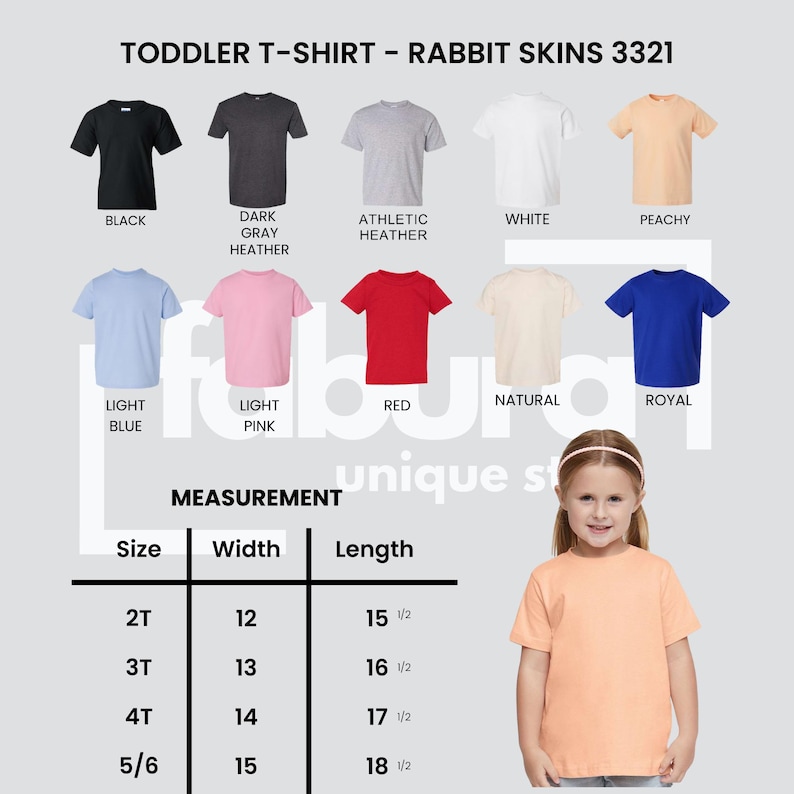 Pode incluir: Uma sele&ccedil;&atilde;o de camisetas para crian&ccedil;as pequenas em v&aacute;rias cores, incluindo preto, cinza, branco e azul. A imagem mostra uma tabela de tamanhos com medidas em cent&iacute;metros. As camisetas s&atilde;o da marca Rabbit Skins, modelo 3321.