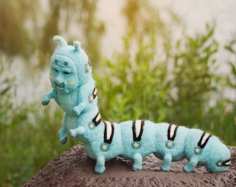 Blaue Raupe - Wunderland Art Doll