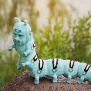 Blaue Raupe - Wunderland Art Doll