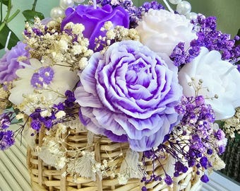 Korb mit handgefertigten Duftblumenkerzen – natürliches Dekogeschenk, ewiger Lavendelstrauß