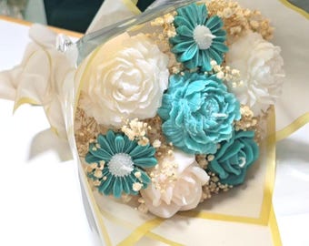 Duftender Rosenkerzenstrauß. Einzigartiges Geschenk für besondere Anlässe. Muttertag, Geburtstag, einzigartiges Hochzeitsgeschenk.