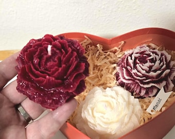 Herzförmige Schachtel mit Duftkerzen aus Blumen – Romantisches Geschenk, natürliche Dekoration