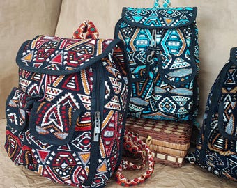 Lebendiger Kelim Muster Rucksack mit ethnischen Mustern - Handgefertigter mittelgroßer Rucksack