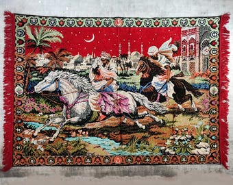 60er Jahre Vintage Wandbehang | Prinzessin Abduktion Szene | Samtige Textur - (62,2 "x 46,1") - Wandkunst - Bohemian Home Decor