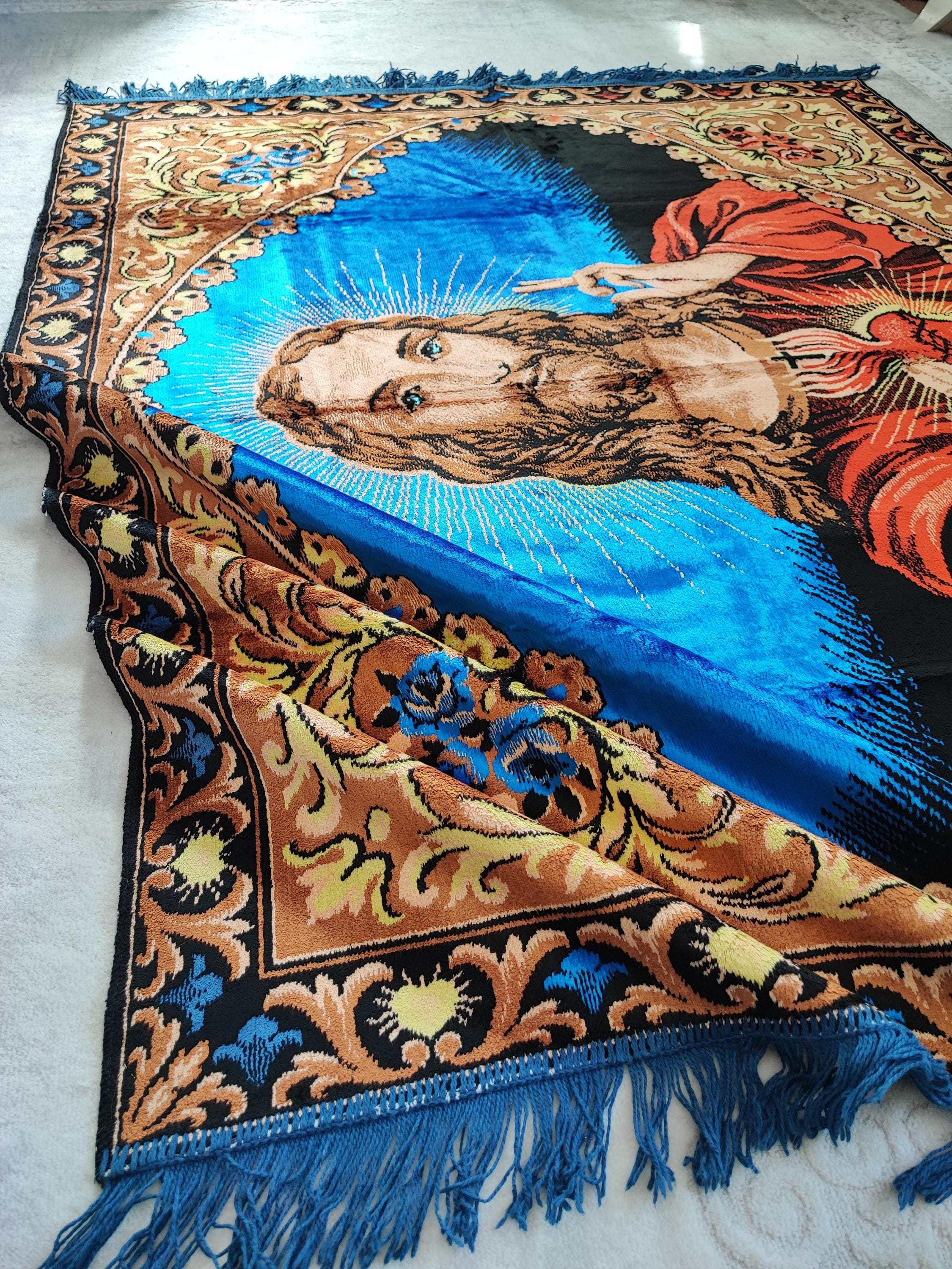 Vintage Sacred Heart Jesus Tapestry: Lush Velvet Christian Wall