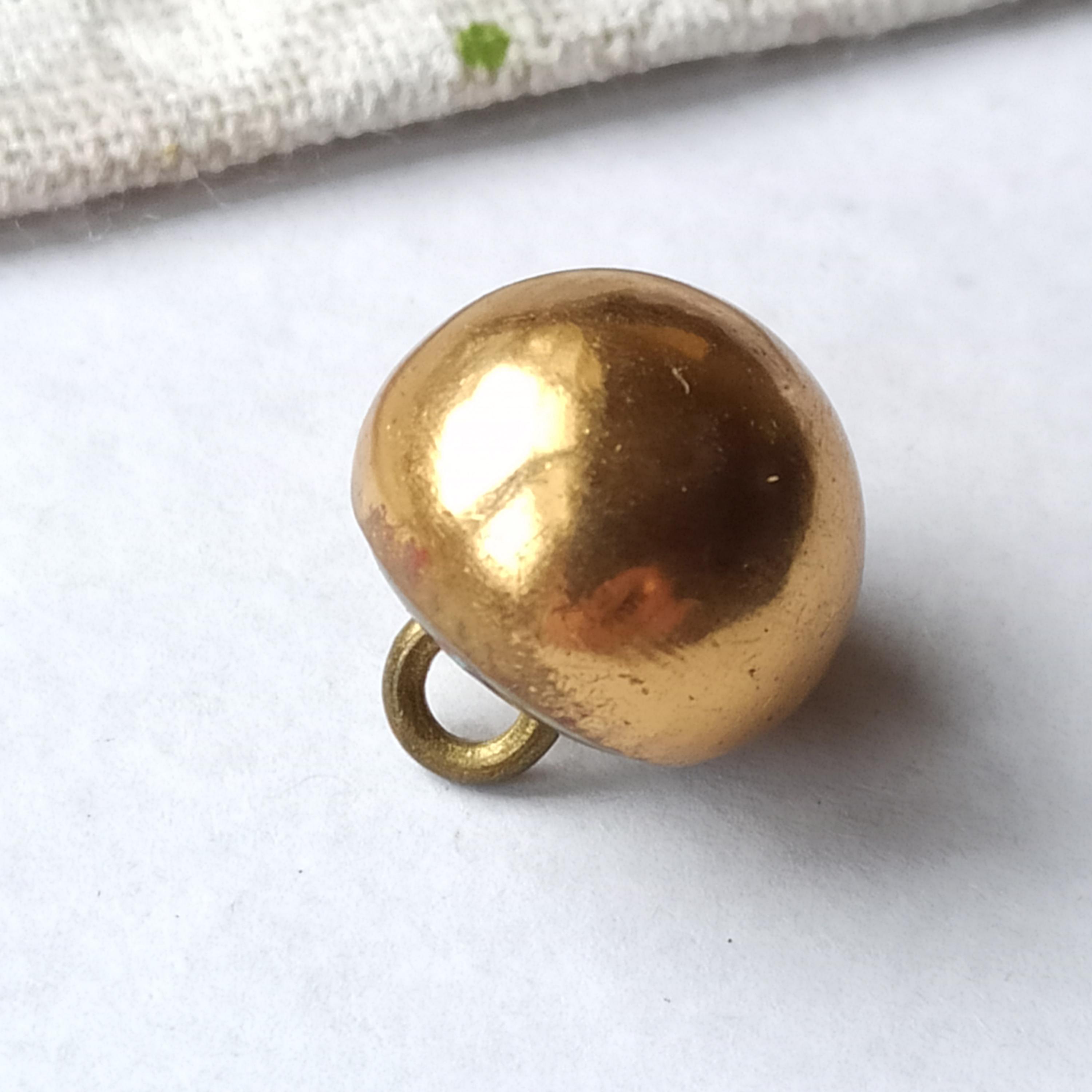 Lot De Boutons Anciens En Mercerie - Dorés - Taille 57 (environ) - Occasion - Quantité De 1 à 10 Pièces