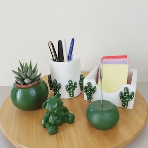 Handgemaakte betonnen desktop-organizerset met cactusthema, uniek decoratief: pennenhouder, notitiehouder, bloempot, teddybeer en kaarthouder