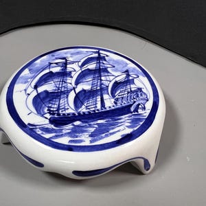 Vintage 1984 Delft Blue Ceramic Trivet/Stand – Dutch Sailing Ship Motif – Signed