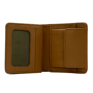 Portafoglio bifold minimalista in pelle marrone chiaro per uomo / Stile vintage sottile / Porta carte d'identità compatto / Regalo fatto a mano / Portafoglio classico da uomo
