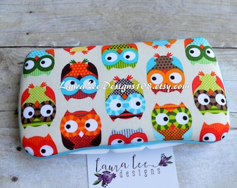 Bright Eyed Owls Wipe Case, Travel Baby Wipe Case, Personalized Case, Diaper Wipes Case, Baby Shower Gift, Diaper Bag Case, Wipe Clutch