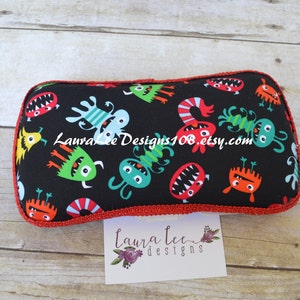 Estuche de toallitas de monstruos, estuche de toallitas para bebés de viaje, estuche de toallitas personalizado, estuche de toallitas para pañales, regalo de baby shower, soporte para toallitas, embrague de toallitas, bebé niño