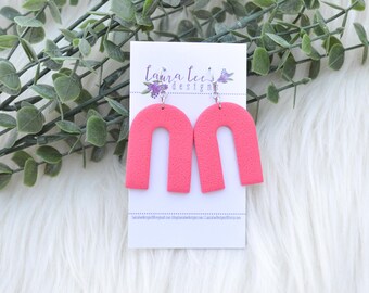 Pendientes de arcilla rosa, pendientes de coral, pendientes estilo arco, pendientes de moda, pendientes ligeros, pendientes hechos a mano, pendientes de arco