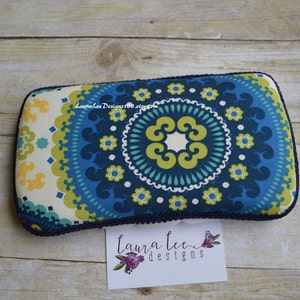 READY TO SHIP, Blue Medallion Travel Baby Wipe Case, Personalized Diaper Wipes Case, Baby Shower Gift, Wipe Clutch, Wipe Holder, Diaper Bag