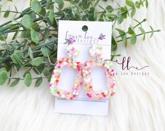 READY TO SHIP Earrings, Flower Resin Earrings, Summer Earrings, Trendy Earrings, Lightweight Earrings, Handmade Earrings, Resin Earrings