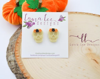 Skull Stud Earrings, Halloween Earrings, Spooky Earrings, Spooky Earrings, Glow in the Dark Skulls, Skull Earrings, Skull Studs, Skulls